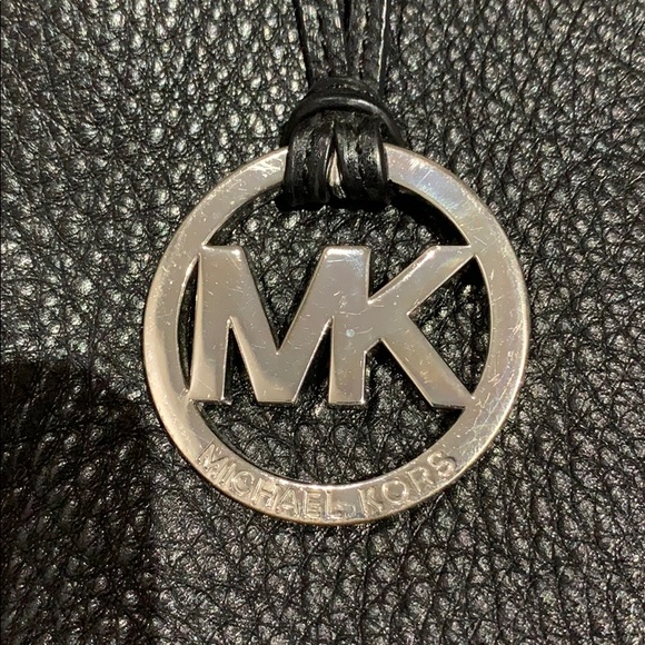 Michael Kor Jules Large Drawstring Bucket Bag - Picture 2 of 8